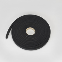 Уплотнение CLOSED-CELL NEOPRENE RUBBER 12.5 MM X 25 MM 7-M PACK